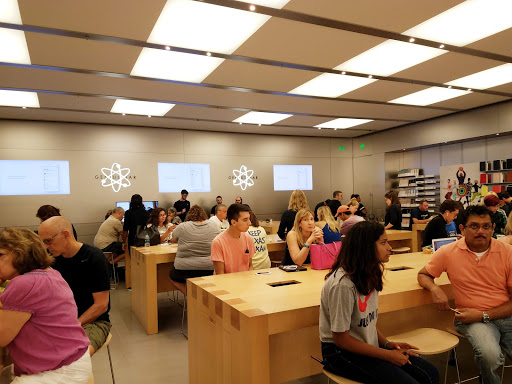 Computer Store «Apple Barton Creek», reviews and photos, 2901 S Capital of Texas Hwy, Austin, TX 78746, USA