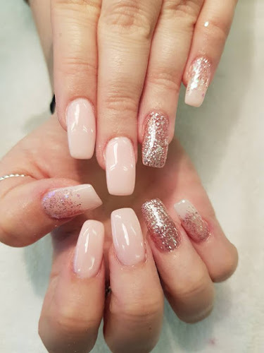 Reviews of KV Nails Salon in Worthing - Beauty salon