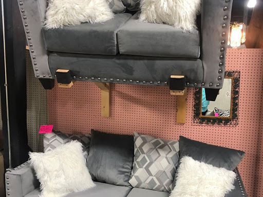 Flea Market «Springfield Flea Market & Gifts», reviews and photos, 1325 E Trafficway St, Springfield, MO 65802, USA