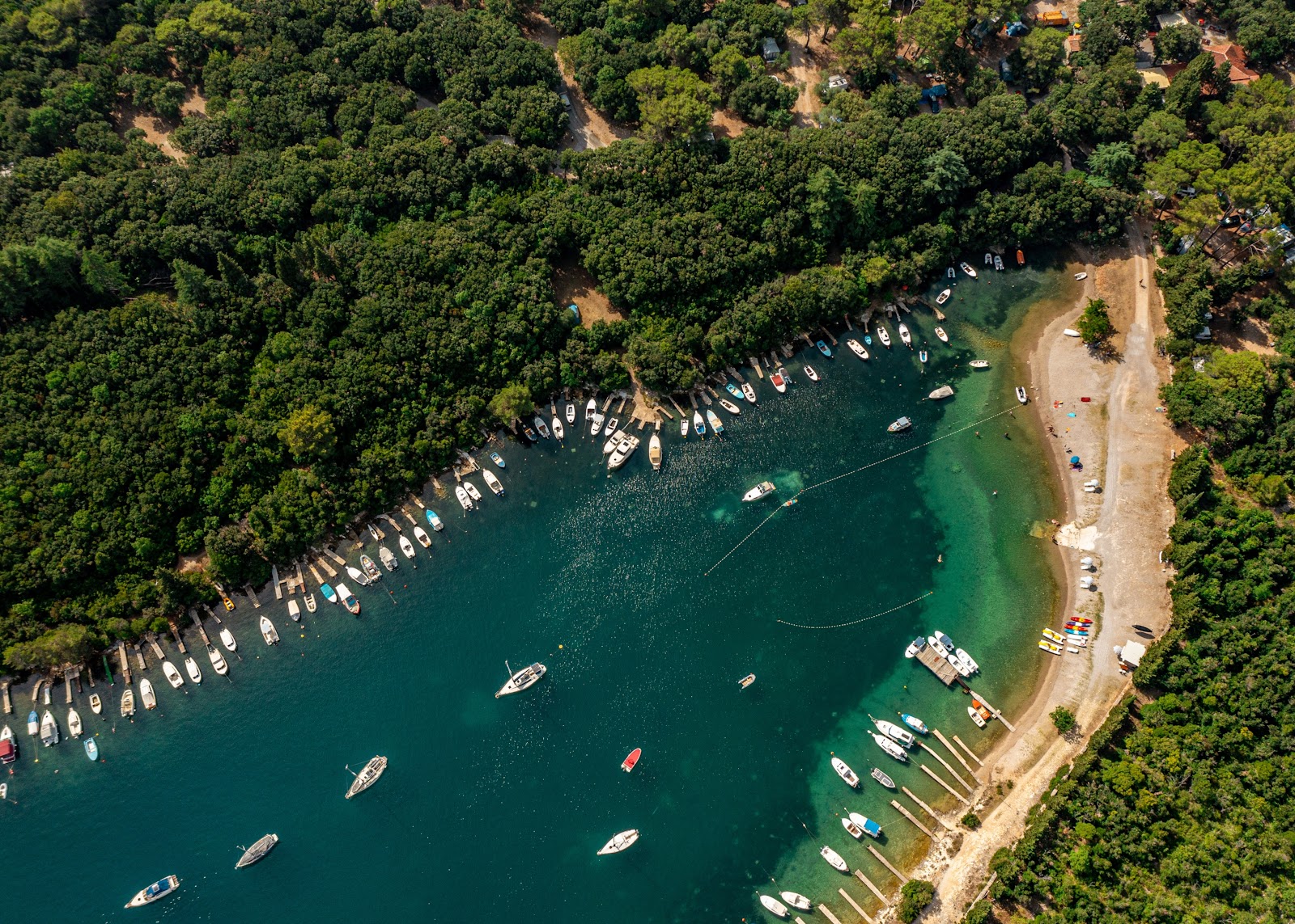 Tunarica beach'in fotoğrafı kısmen temiz temizlik seviyesi ile