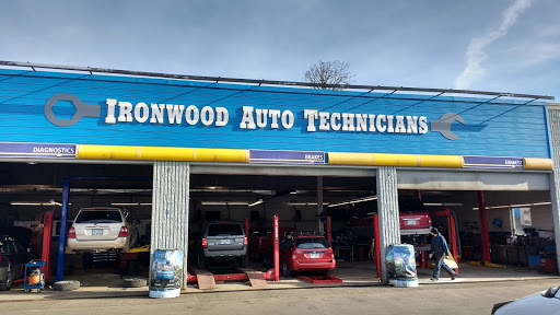 NAPA AUTOPRO - Ironwood Auto Technicians, 995 Ironwood St, Campbell River, BC V9W 3E5, Canada, 