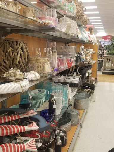 Department Store «T.J. Maxx», reviews and photos, 444 State Rd, North Dartmouth, MA 02747, USA