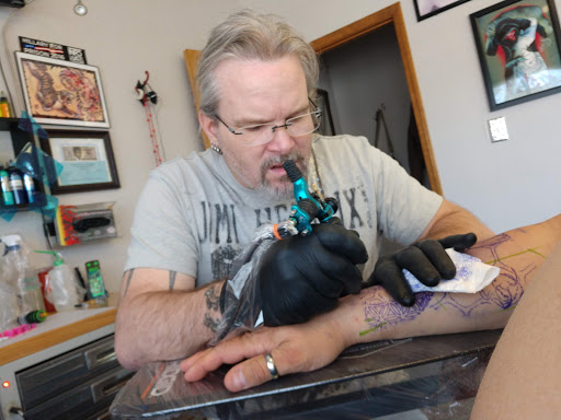 Tattoo Shop «Lawrence Tattoo Company», reviews and photos, 600 Lawrence Ave #2a, Lawrence, KS 66049, USA
