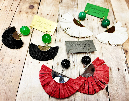 Boutique «Everchanging Seasons Consignment Boutique», reviews and photos, 710 Forest Ave, Portland, ME 04103, USA