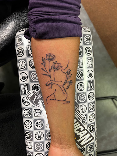 Explore bear paw tattoo ideas, creative tattoo ideas in Beaver Meadows, available at Dominican Tattoo