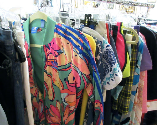 Thrift Store «Lake Forest Resale Shop», reviews and photos, 222 E Westminster Ave, Lake Forest, IL 60045, USA