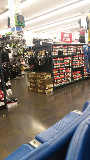 Sporting Goods Store «Big 5 Sporting Goods - Covina», reviews and photos, 543 N Azusa Ave, Covina, CA 91722, USA