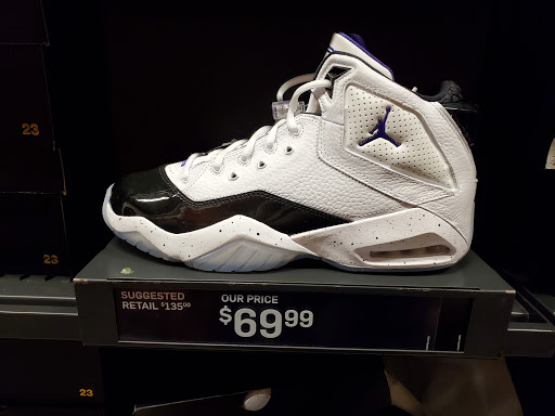 Clothing Store «Nike Factory Store», reviews and photos, 505 Premium Outlets Dr, Monroe, OH 45050, USA