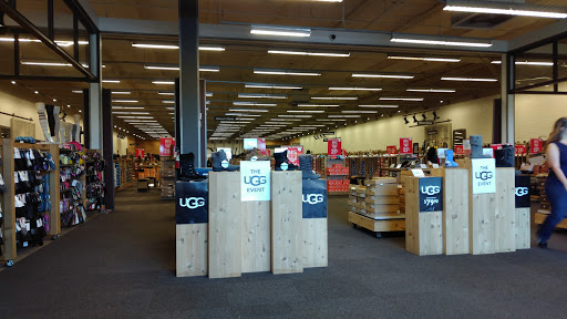 DSW Designer Shoe Warehouse, 7896 Dublin Blvd, Dublin, CA 94568, USA, 