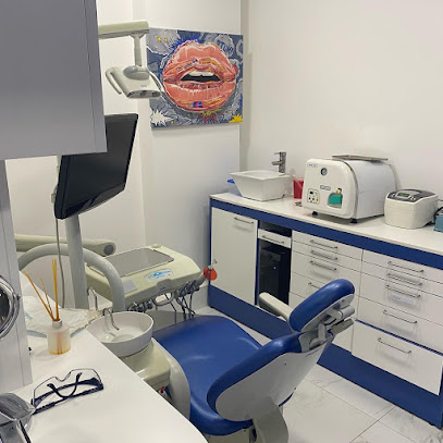 Dr Luis Arevalo ( Clinica de estética Dental)