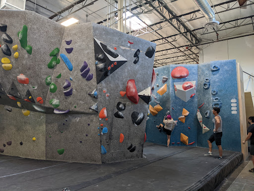 Rock Climbing Gym «Hangar 18 Indoor Climbing Gym - Rancho Cucamonga», reviews and photos, 9004 Hyssop Dr, Rancho Cucamonga, CA 91730, USA