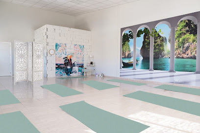 oom YOGA - C. Menor, 17, entreplanta, 28770 Colmenar Viejo, Madrid, Spain