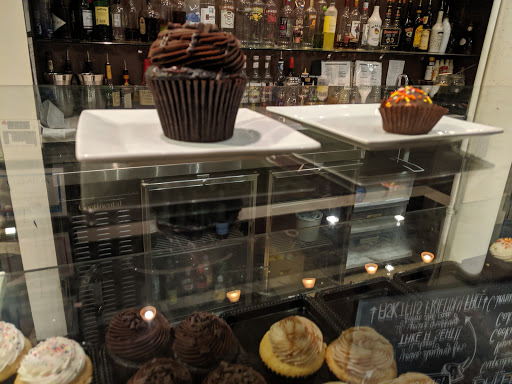 Bakery «Crème Cupcake + Dessert», reviews and photos, 543 28th St, Des Moines, IA 50312, USA