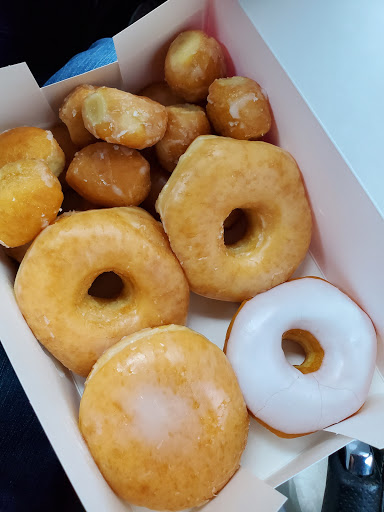 Q Donuts