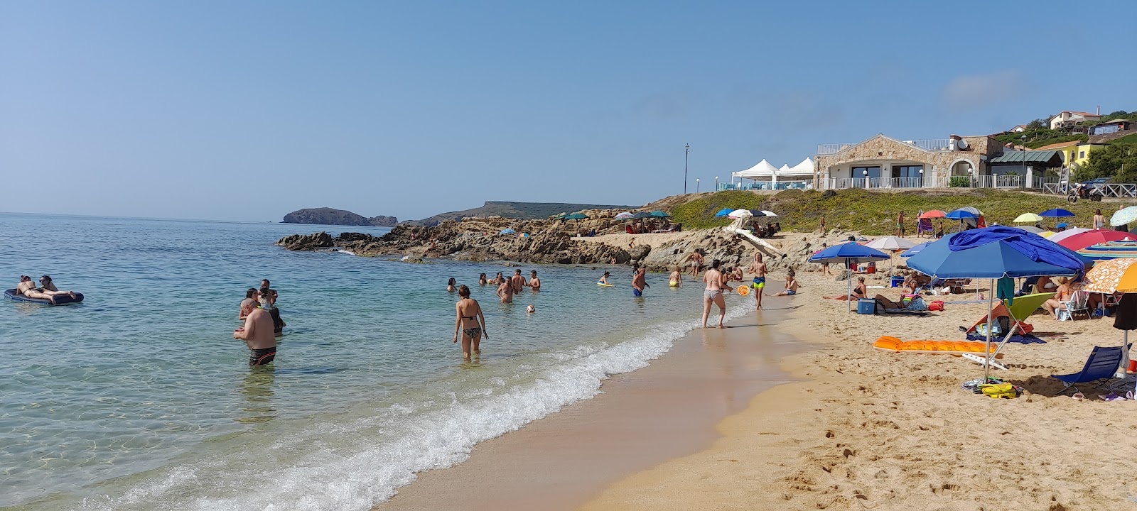 Photo de Spiaggia di Pistis avec plage spacieuse