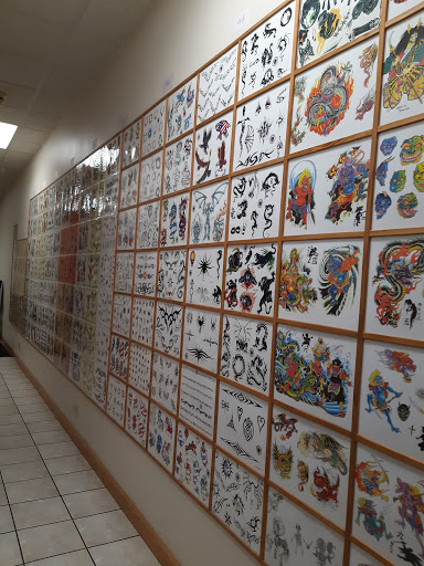 Tattoo Shop «Private Ink», reviews and photos, 333 Peterson Rd #250, Libertyville, IL 60048, USA