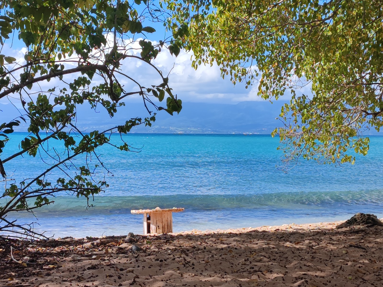 Foto von Pointe Canot Beach mit türkisfarbenes wasser Oberfläche