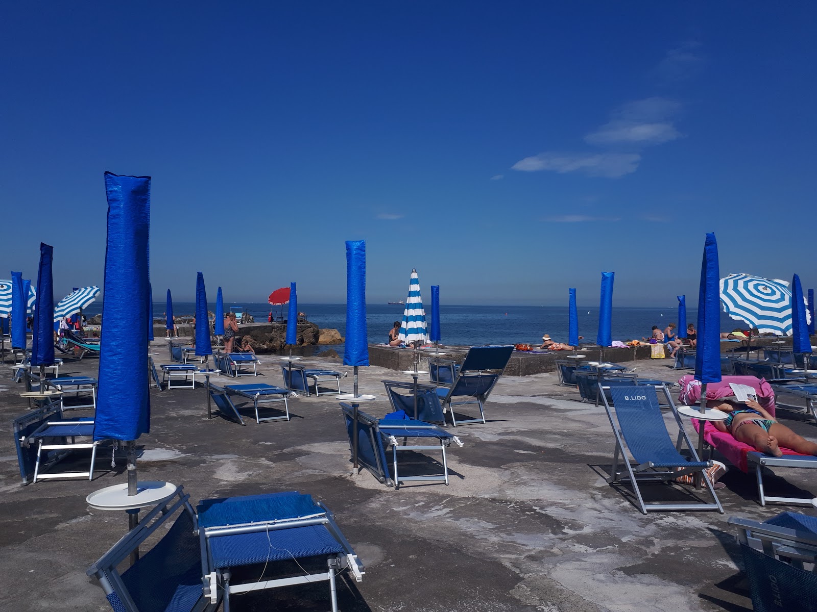 Waves of Tirreno'in fotoğrafı plaj tatil beldesi alanı