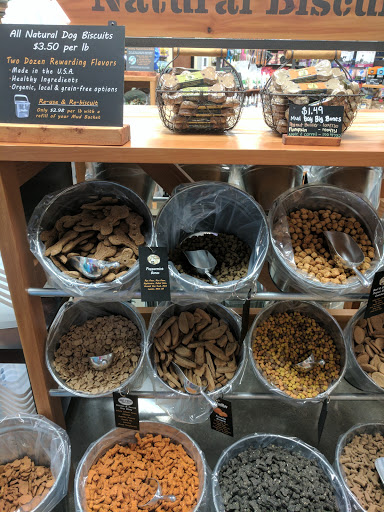 Pet Supply Store «Mud Bay», reviews and photos, 2540 NW 188th Ave, Hillsboro, OR 97124, USA