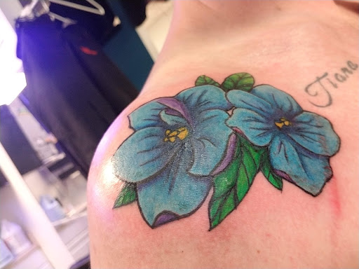 Tattoo Shop «Moving Shadow Ink», reviews and photos, 4328 W Forest Home Ave, Milwaukee, WI 53219, USA