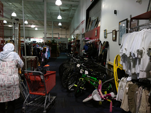 Thrift Store «Salvation Army Family Store», reviews and photos, 105 W Vine St, Kissimmee, FL 34741, USA