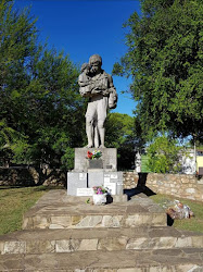 Monumento a Dionisio Díaz