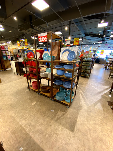 Home Goods Store «Pier 1 Imports», reviews and photos, 18047 Highwoods Preserve Pkwy, Tampa, FL 33647, USA