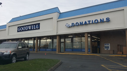 Goodwill, 1371 OR-99W, McMinnville, OR 97128, Thrift Store