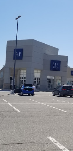 Gap, 30825 Orchard Lake Rd, Farmington Hills, MI 48334, USA, 