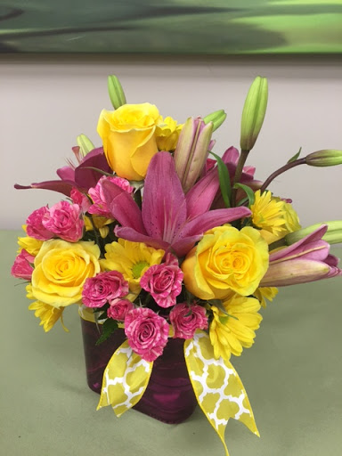 Florist «Plainfield Florist», reviews and photos, 1017 E Main St, Plainfield, IN 46168, USA