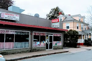 Rod's Grille image