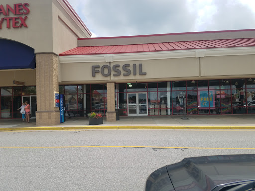 Fossil Store, 800 Steven B Tanger Blvd #109, Commerce, GA 30529, USA, 