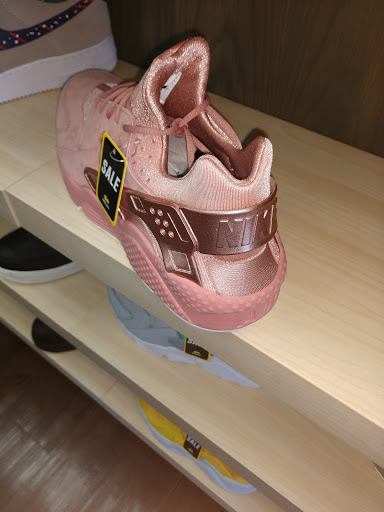 Shopping Mall «Westside Shopping Center», reviews and photos, 2413 Frederick Ave, Baltimore, MD 21223, USA