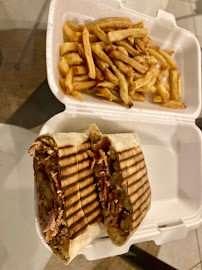 Sandwich au poulet du Restaurant de döner kebab Kebab Tacos ÖndergroÜnd (frites maison) et (viandes halal) à Pontivy - n°4