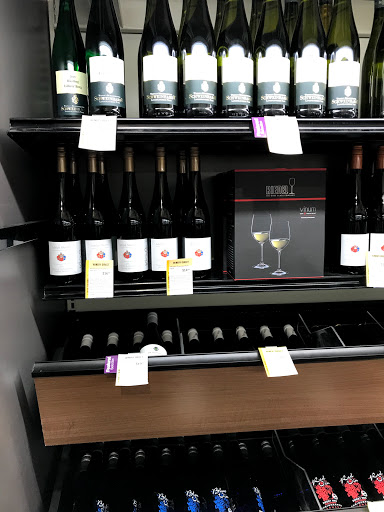 Wine Store «Total Wine & More», reviews and photos, 1451 Chain Bridge Rd, McLean, VA 22101, USA