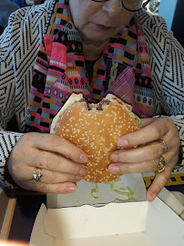 Cheeseburger du Restauration rapide McDonald's à Beaune - n°2