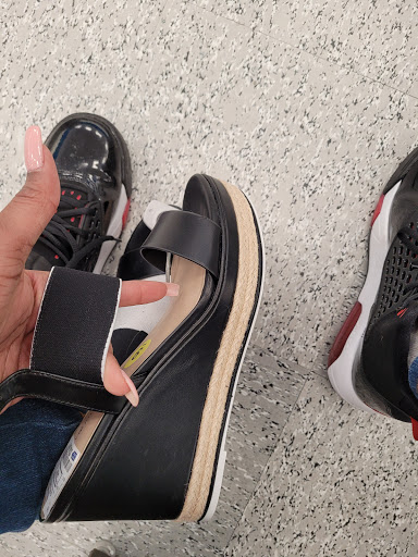 Clothing Store «Ross Dress for Less», reviews and photos, 6650 Garners Ferry Rd, Columbia, SC 29209, USA