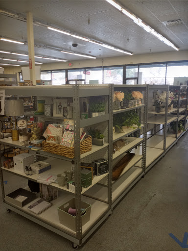 Home Goods Store «Tuesday Morning», reviews and photos, 685 E Bidwell St, Folsom, CA 95630, USA