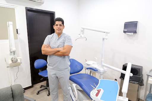 Dental Manzur | Odontólogo Dr Kareem Escandon Manzur | Dentista en Tuxtla Gutiérrez