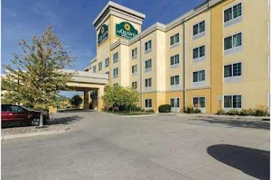 La Quinta Inn & Suites by Wyndham Fargo-Medical Center image