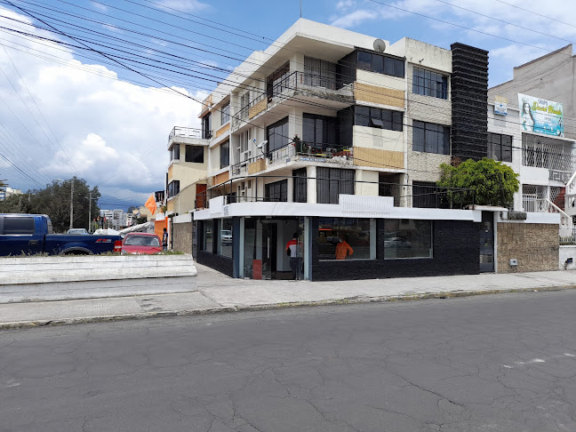 Av. Unidad Nacional, Riobamba, Ecuador