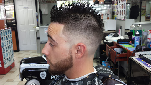 Barber Shop «St. Johns Barber Shop», reviews and photos, 22815 Pacific Hwy S, Des Moines, WA 98198, USA