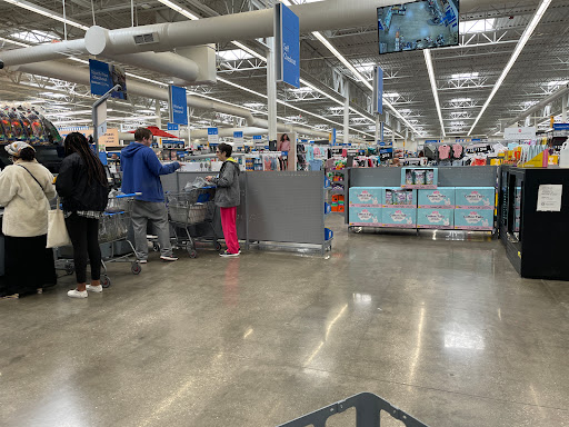 Department Store «Walmart Supercenter», reviews and photos, 301 Leonardwood Dr, Frankfort, KY 40601, USA