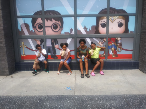 Auto Parts Store «Pep Boys Auto Parts & Service», reviews and photos, 6125 Hollywood Blvd, Hollywood, CA 90028, USA