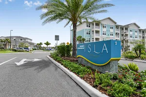Isla Apartments image
