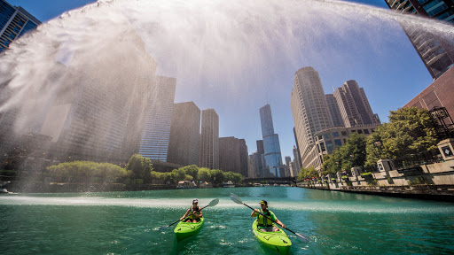 Urban Kayaks on the Chicago River