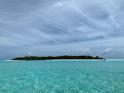 Naainfaru Island Beach'in fotoğrafı geniş bir kıyı şeridi ile birlikte