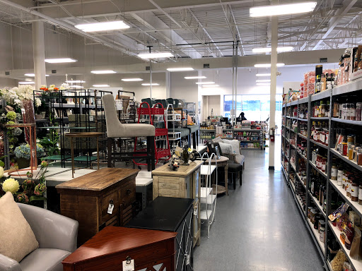 Home Goods Store «Tuesday Morning», reviews and photos, 2325 S Stemmons Fwy #103, Lewisville, TX 75067, USA