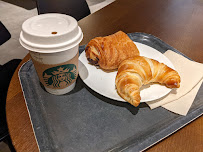 Plats et boissons du Restaurant servant le petit-déjeuner Starbucks à Paris - n°8