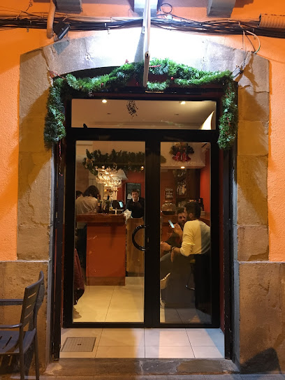 Jacaranda bar fusión - C. Bellido, 1, 22700 Jaca, Huesca, Spain